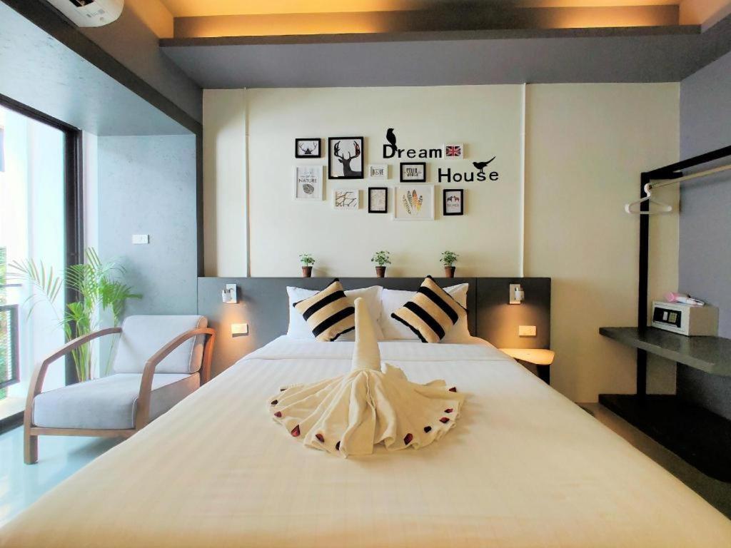 Silom Studios Bangkok Extérieur photo