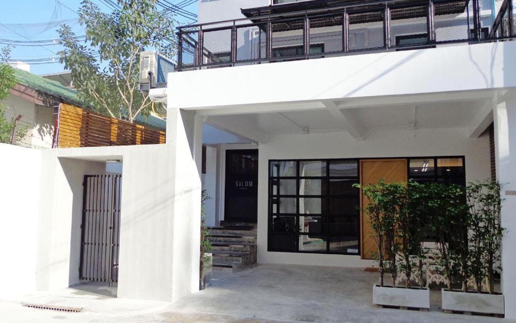 Silom Studios Bangkok Extérieur photo