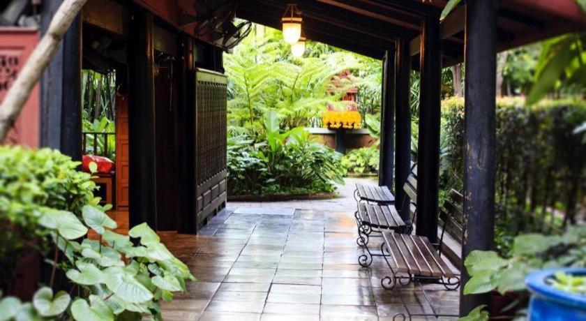 Silom Studios Bangkok Extérieur photo
