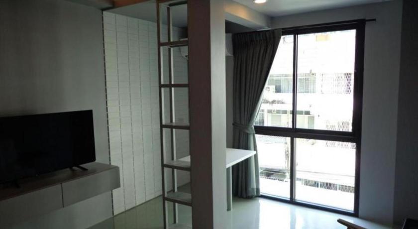Silom Studios Bangkok Extérieur photo