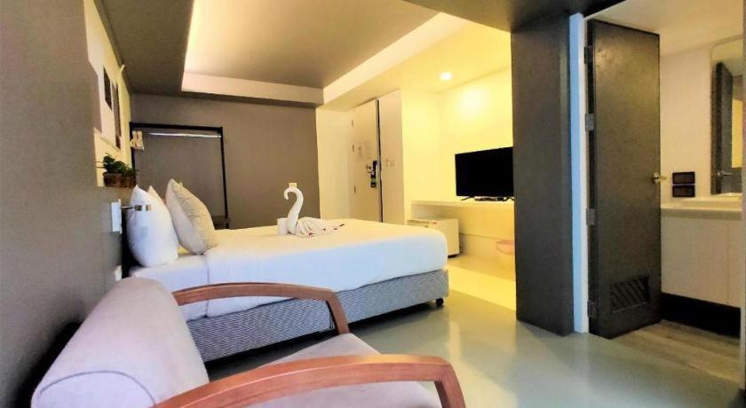 Silom Studios Bangkok Extérieur photo