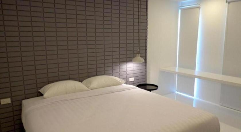 Silom Studios Bangkok Extérieur photo
