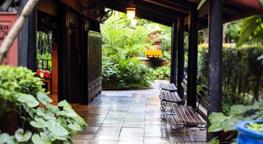Silom Studios Bangkok Extérieur photo