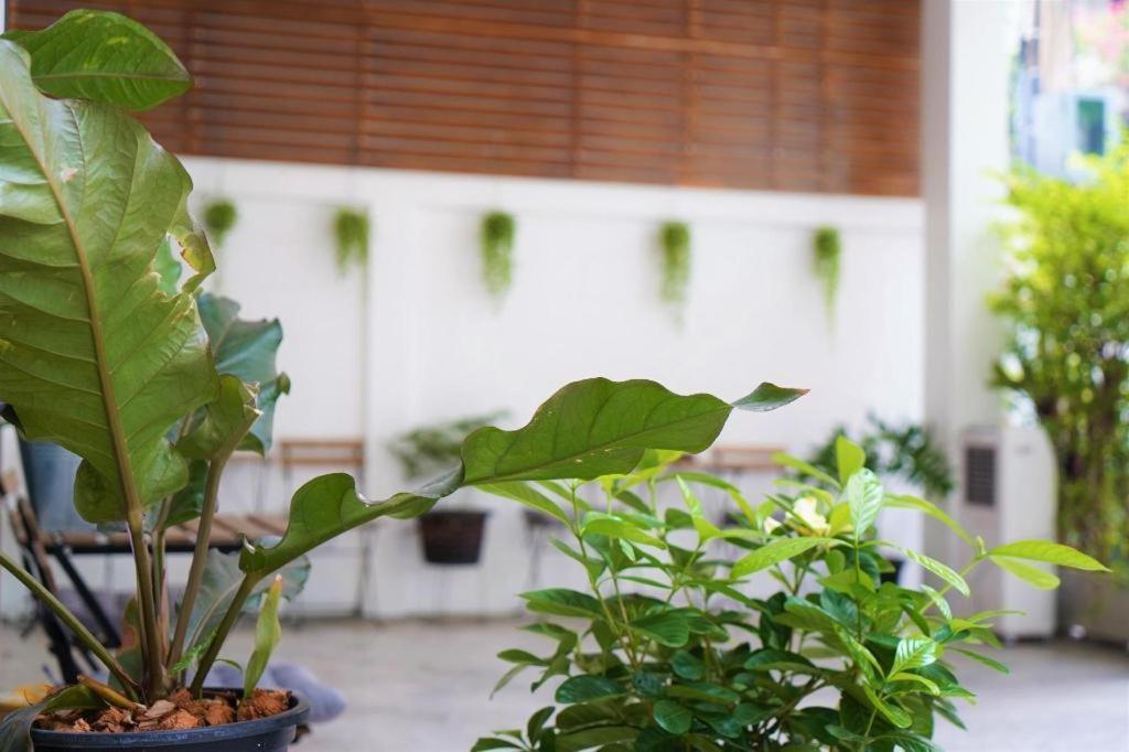 Silom Studios Bangkok Extérieur photo